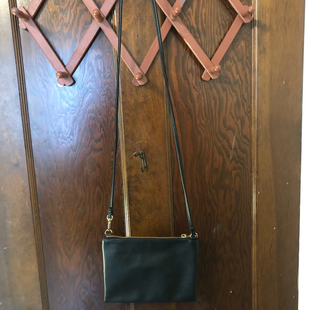 F21 black crossbody bag